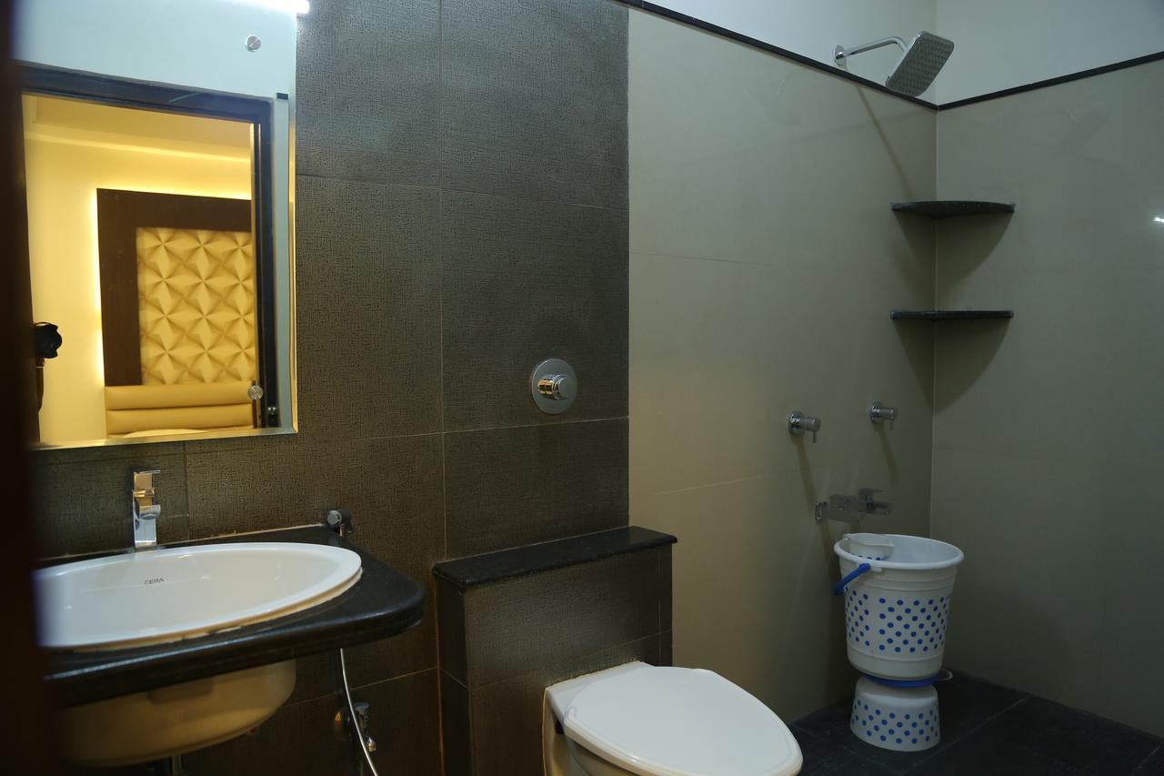 Hotel Shivananda Хоспет Екстериор снимка