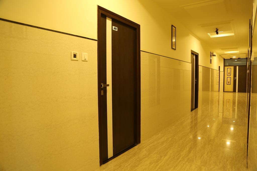 Hotel Shivananda Хоспет Екстериор снимка
